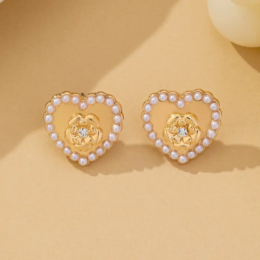 Vintage Inspired Rose Pearl Heart