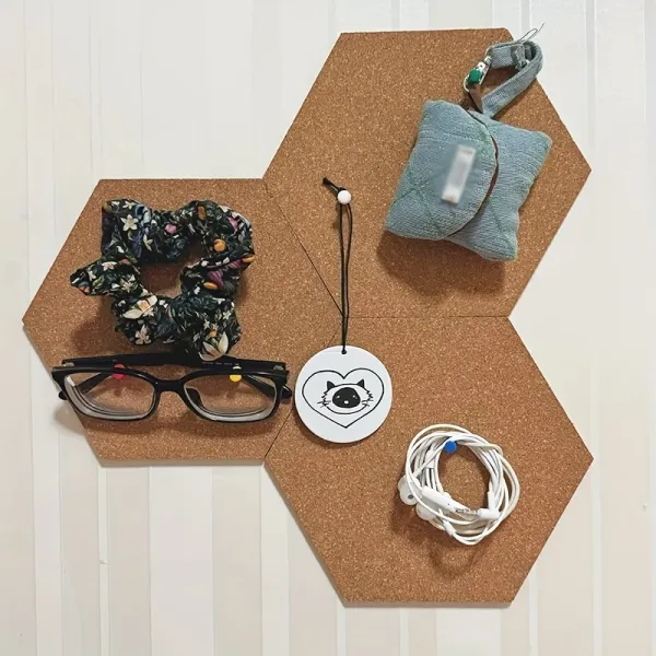 2 Pcs Hexagonal Cork Board Tiles