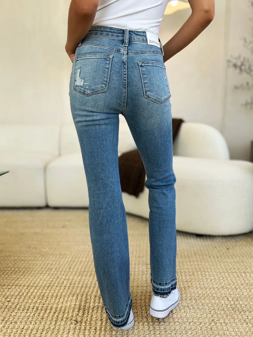 Comfort-Fit Distressed Jeans