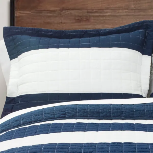 Fresh Striped Quilt Bedding Set
