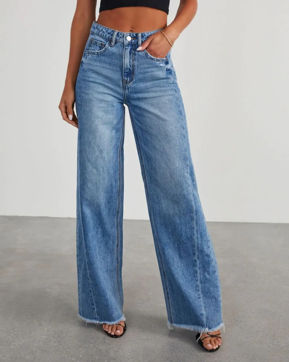 Loose Wide-Leg Raw-Hem Jeans