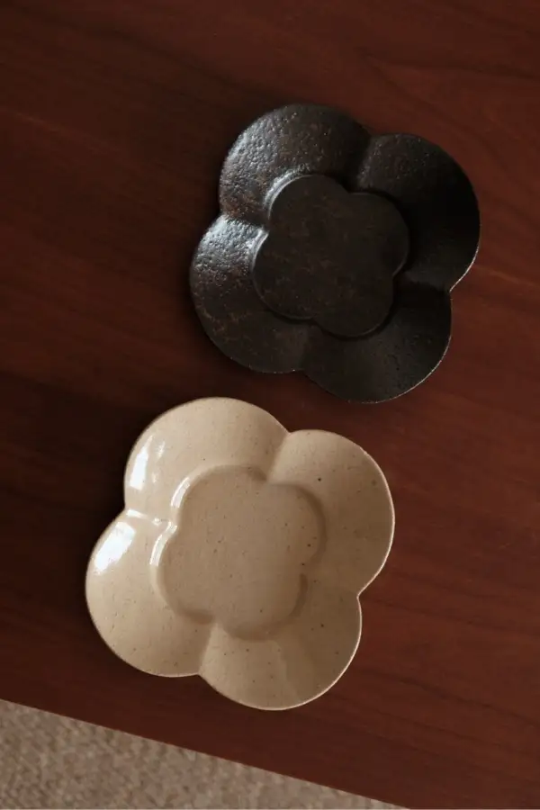 Handmade Flower-shaped Plate