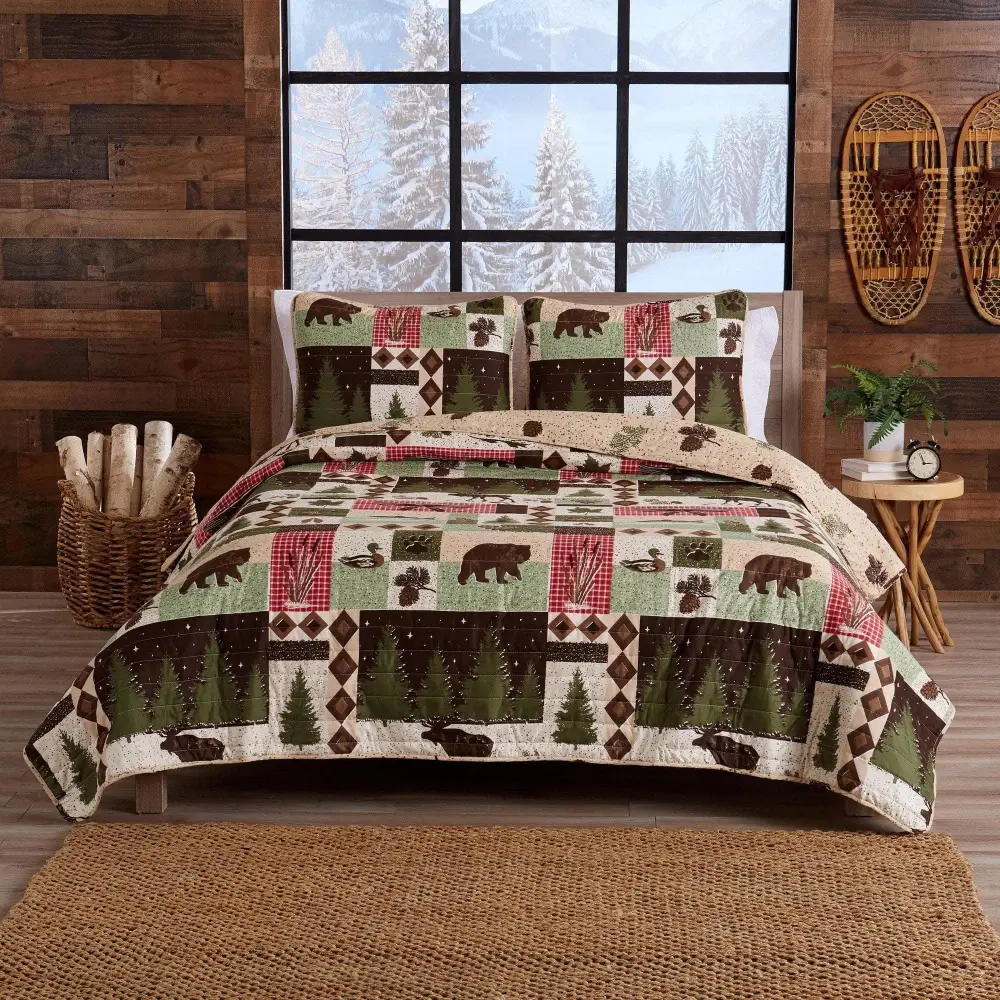 Graphic Reversible Quilted Quilt Set