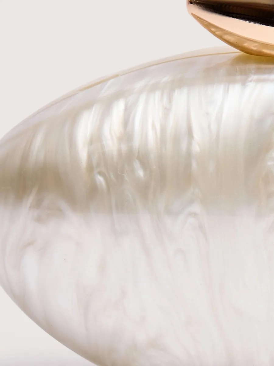 Zoe  Shell-Shape Resin Clutch