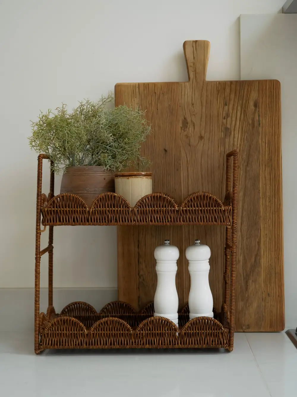 Faux Rattan Tiered Scalloped Shelves Storage Basket