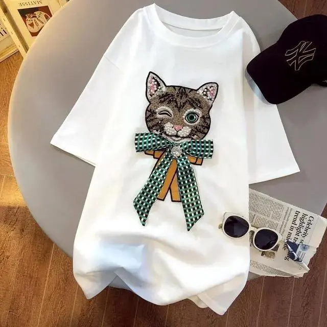 Cat Winking Graphic T-Shirt