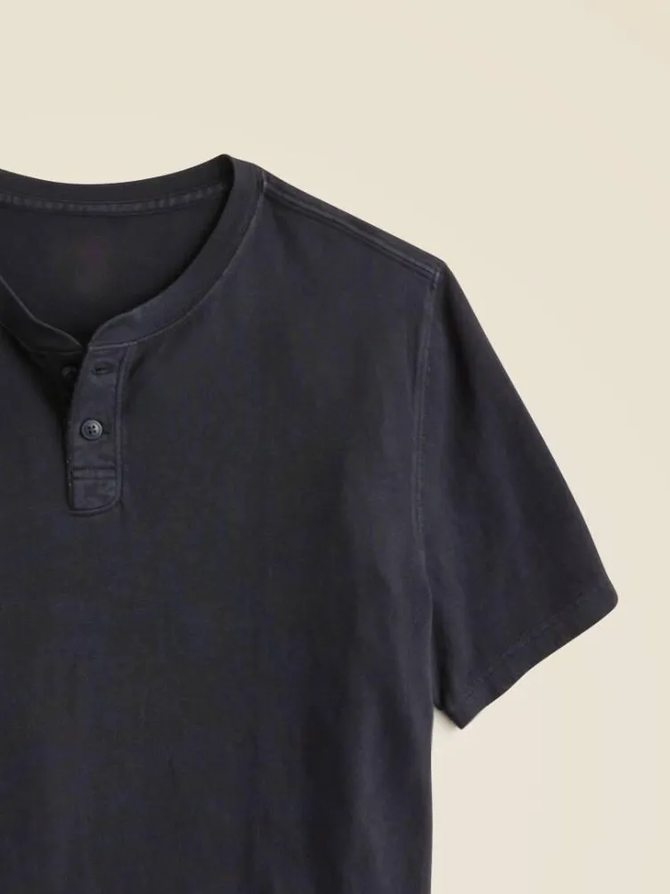 Clean Line Casual T-Shirt