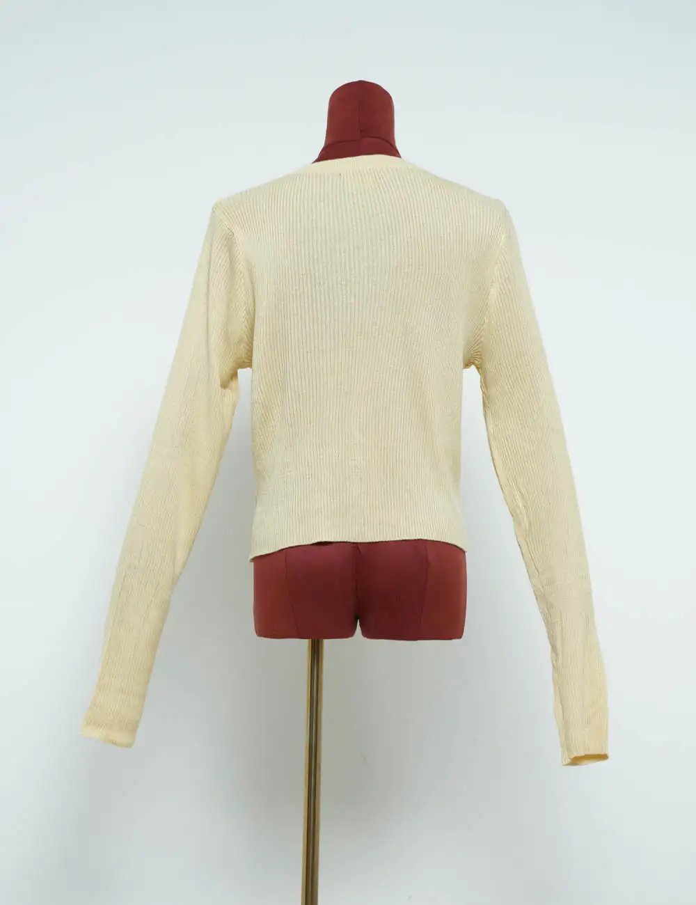 Elegent Button Closure Solid Color Cardigan