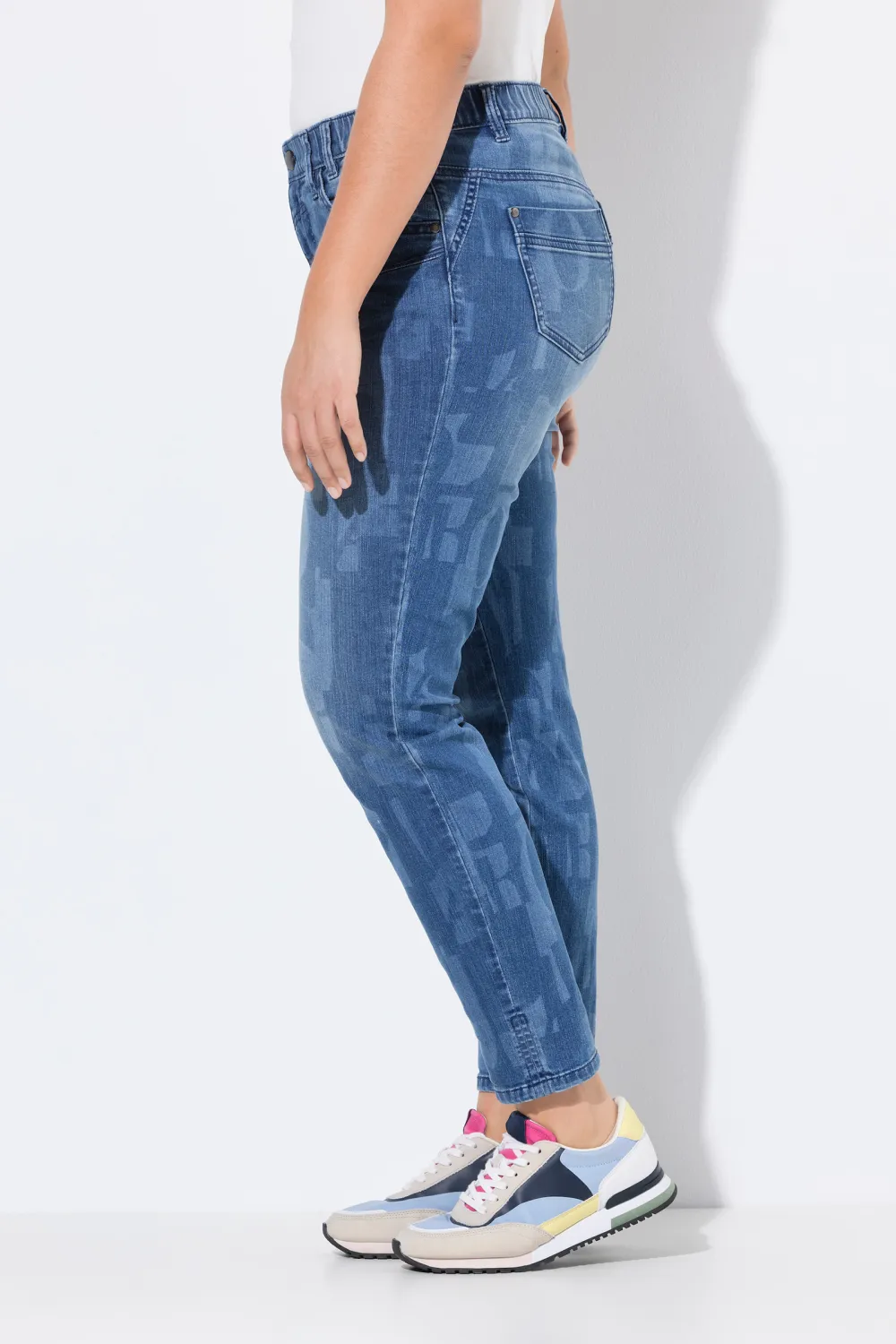 Ladies' Slim Fit Jeans