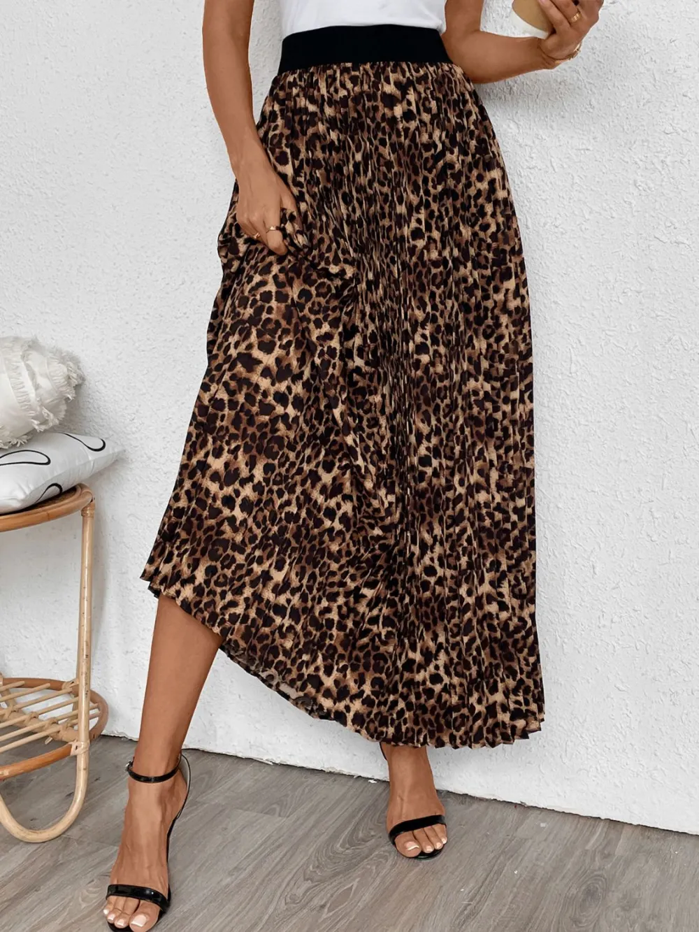 Natural Pleated Printed Skirt