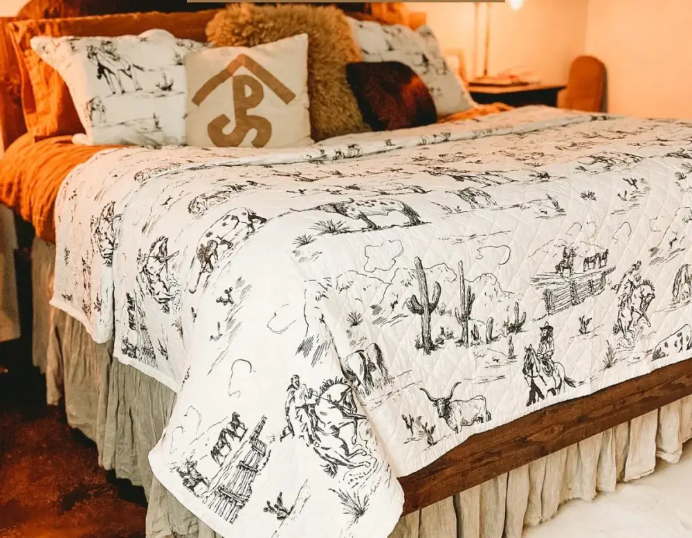 Decorative Reversible Striped Quilt Set