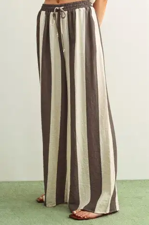 Signature Relaxed Everyday Pants