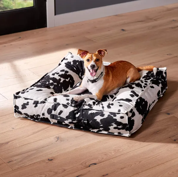 Plush Square Polished Neat Pet Bed