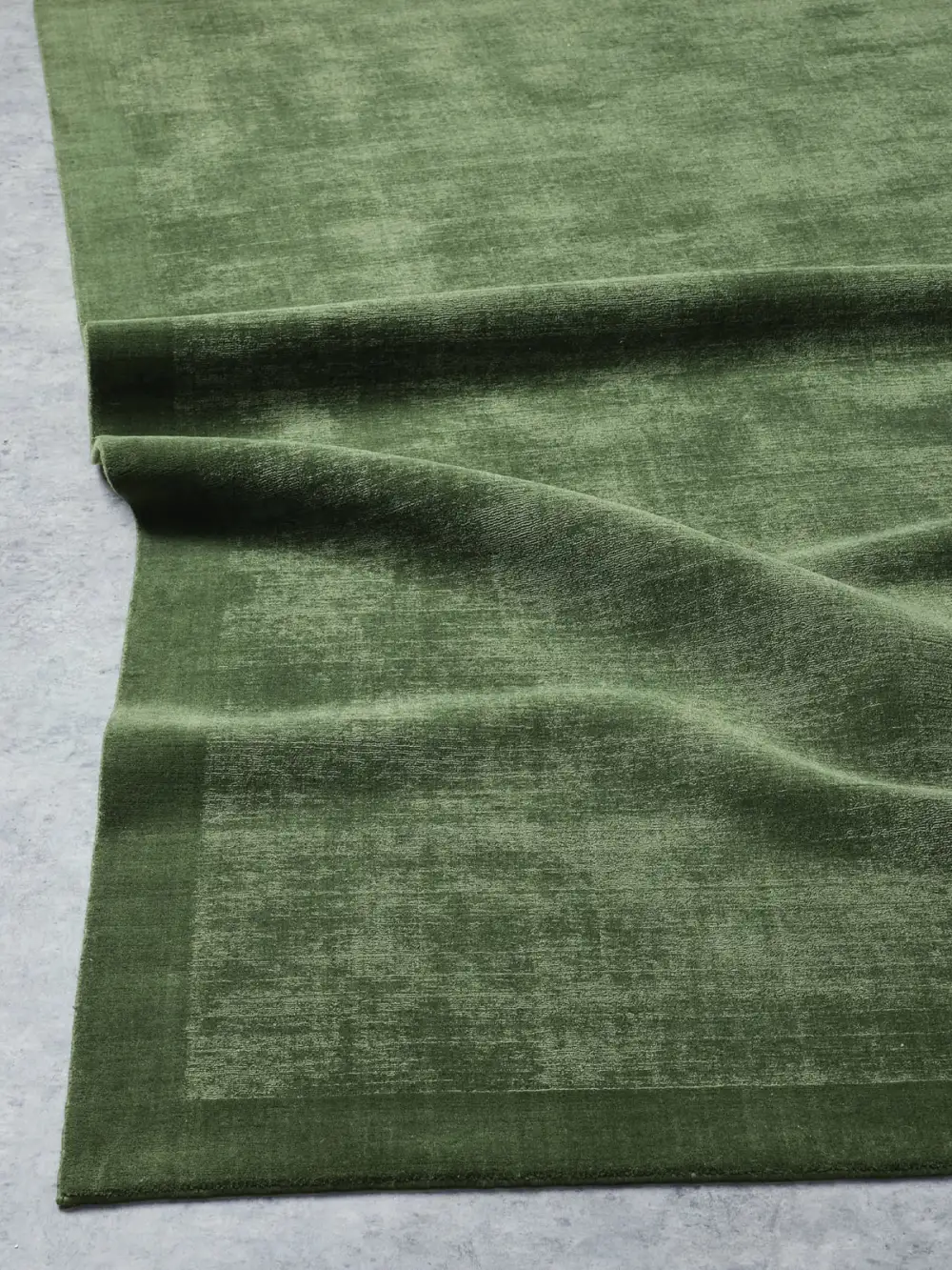 Wool Vintage Contemporary Balanced Area Rug