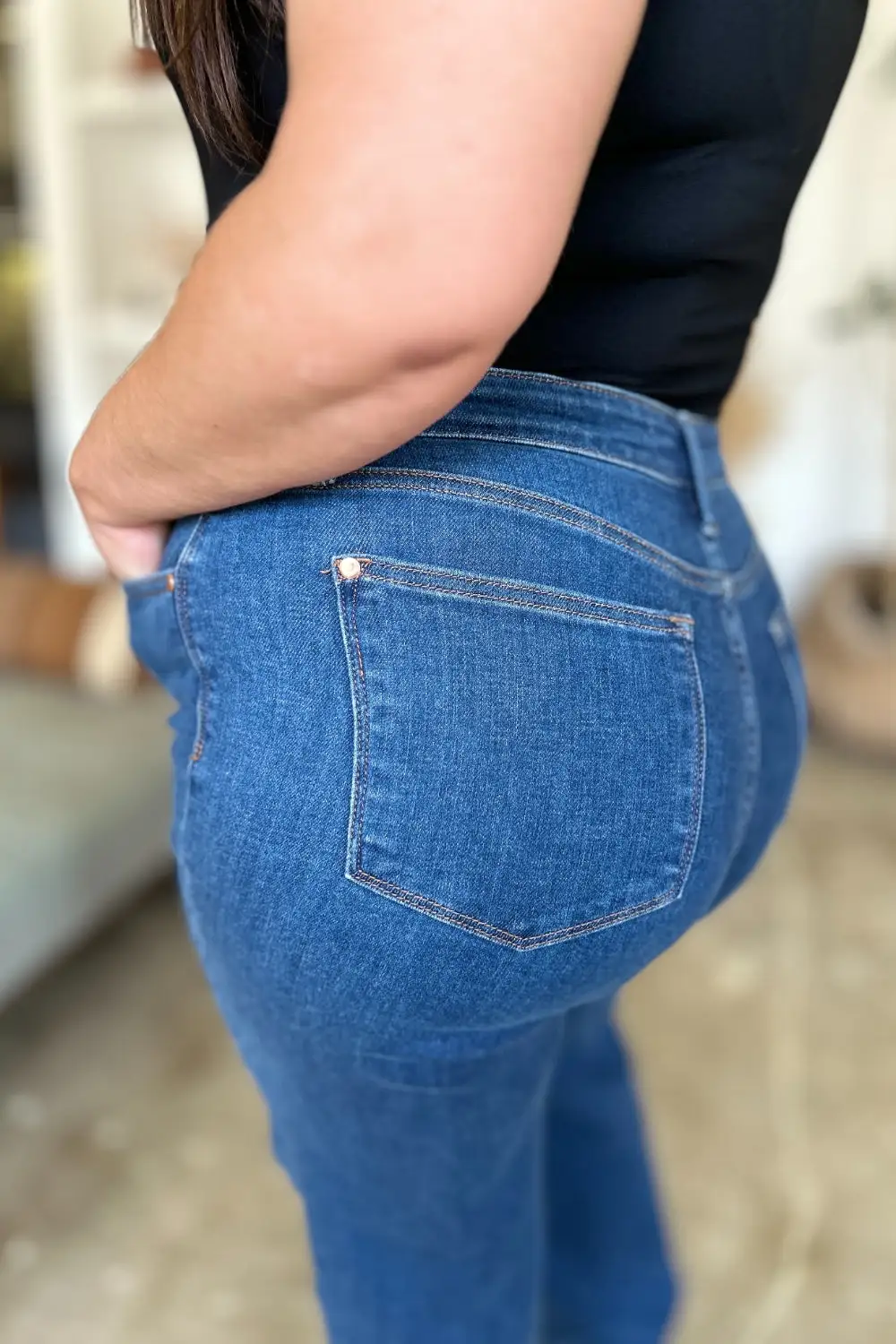Classic Easy-Fit Jeans