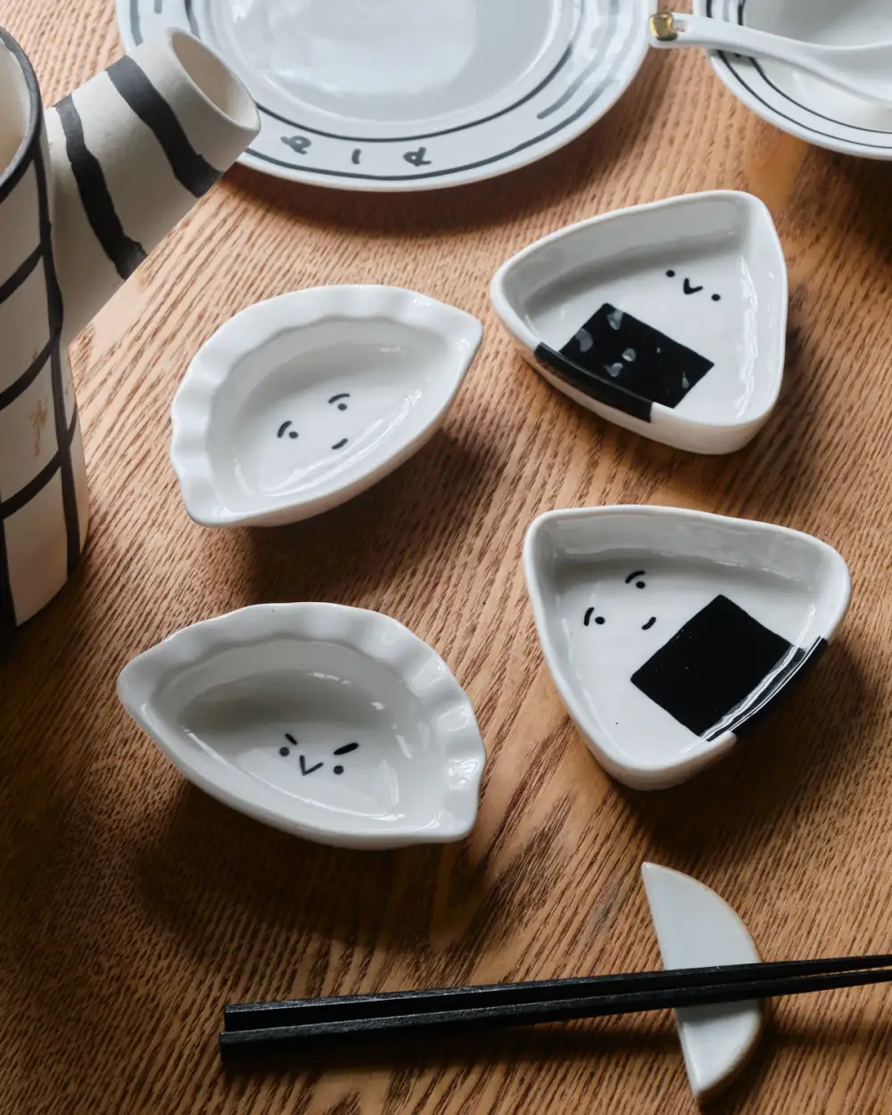 Refined Sauce Dish
