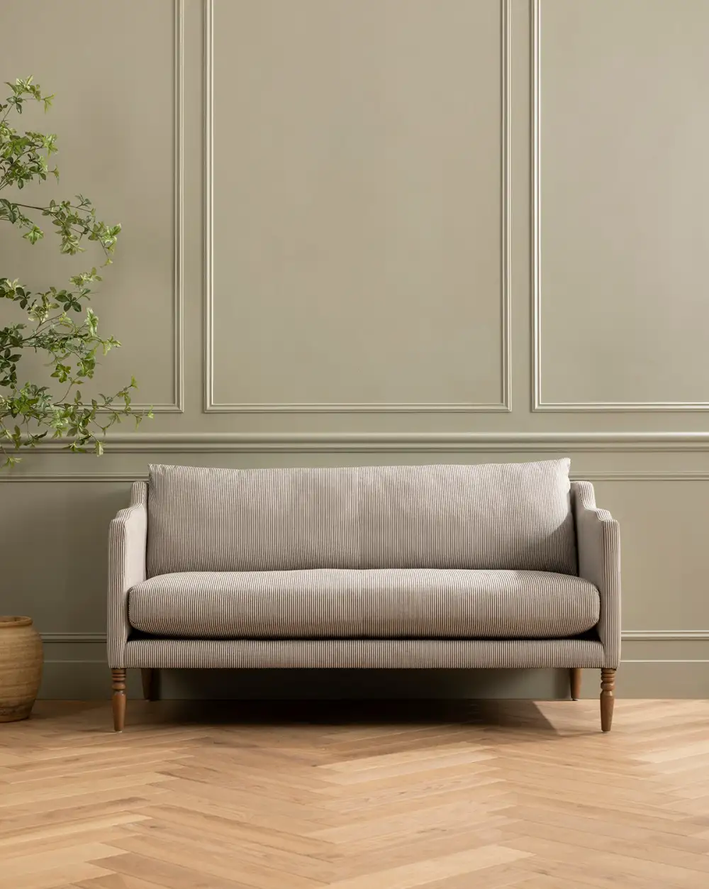Everyday Traditional Settee