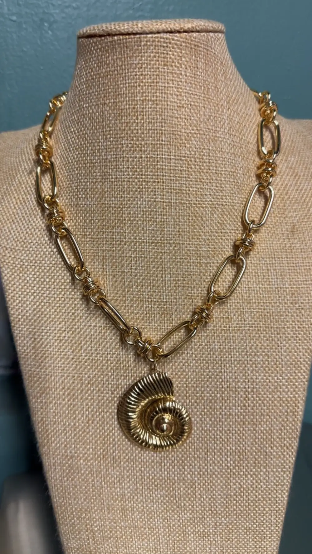 Shell Chain Fashion Necklace