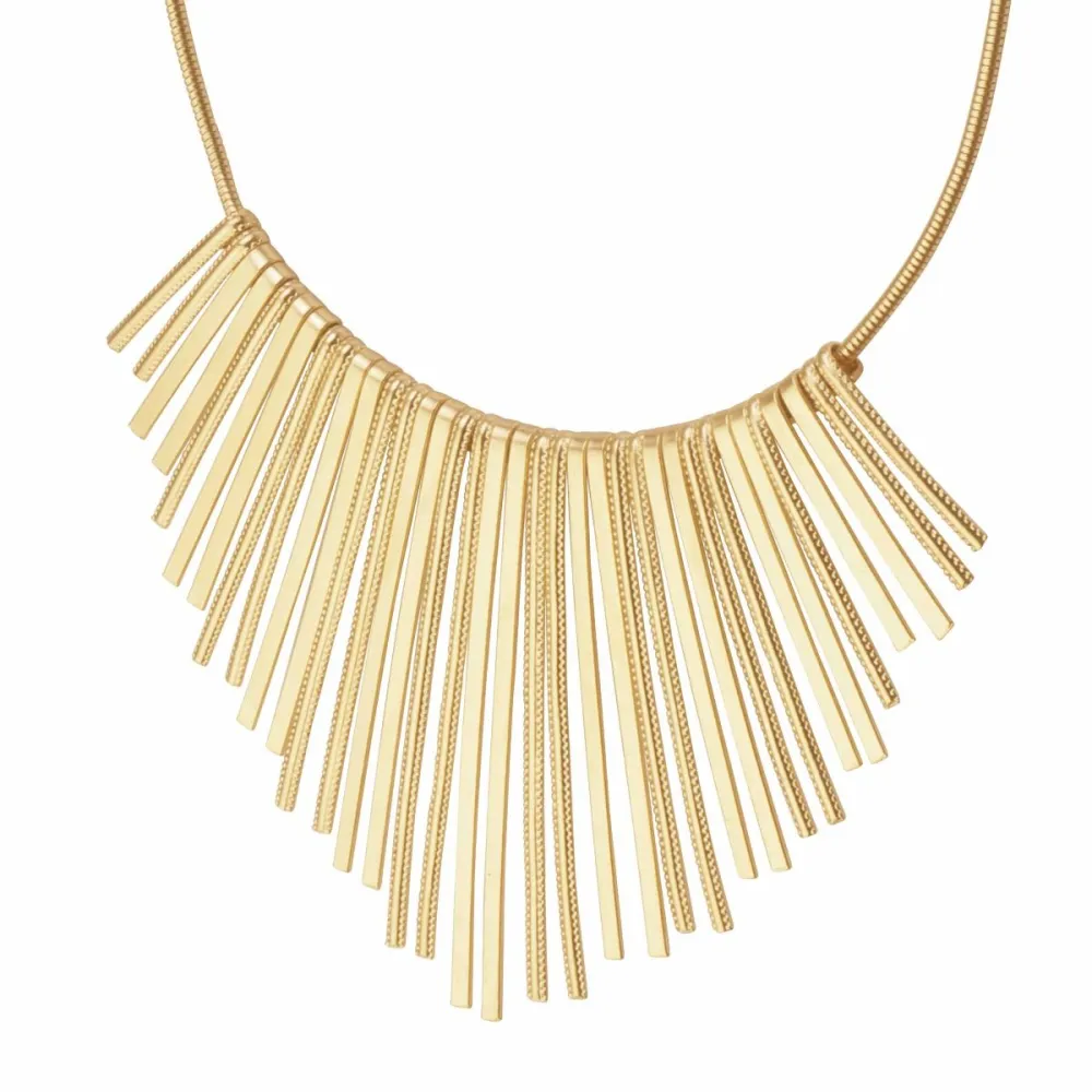 Pendant Accent Detailed Necklace