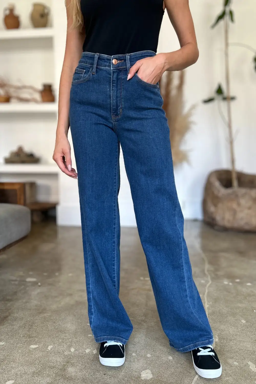 Classic Easy-Fit Jeans