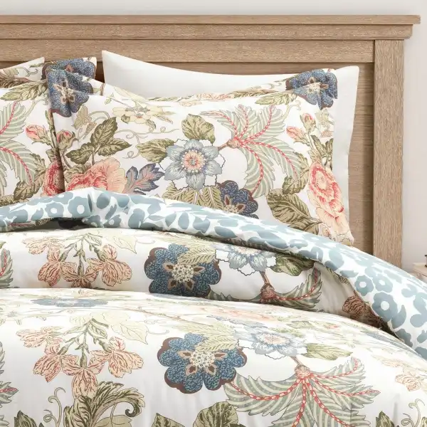 Refined Floral Comforter Bedding Set