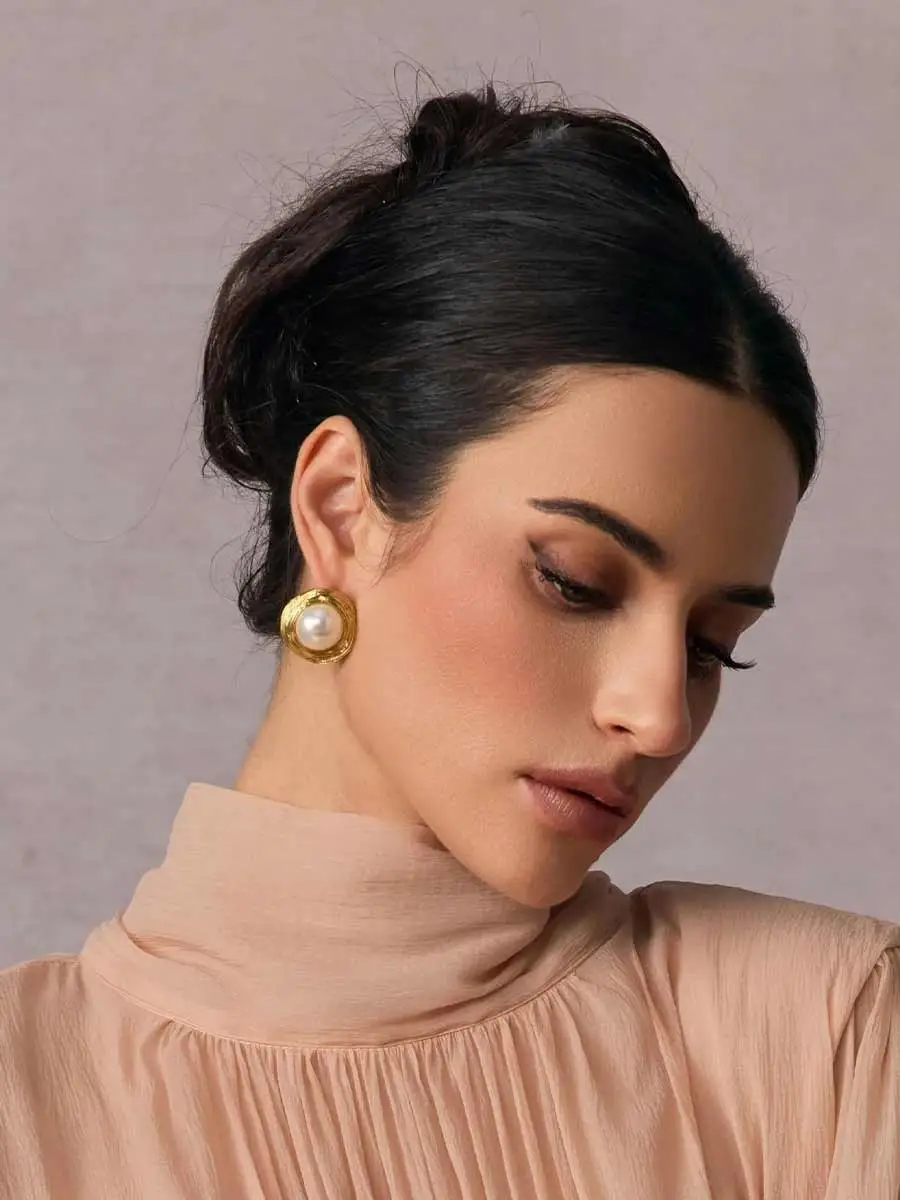 Serafina Irregular Edge Pearl Earrings