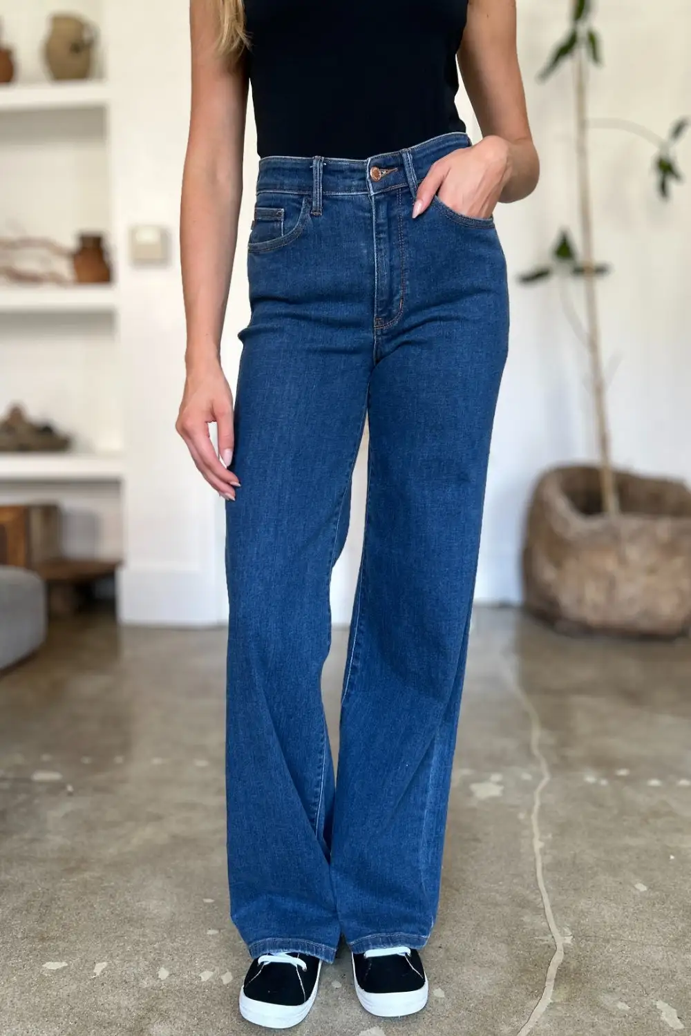 Classic Easy-Fit Jeans