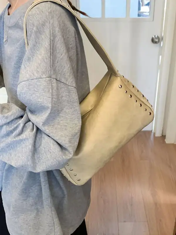 Streamlined Feature Shoulder Bag