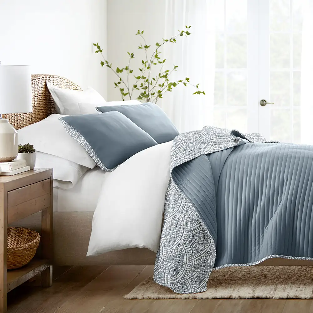 Scallop Reversible Quilted Coverlet Set