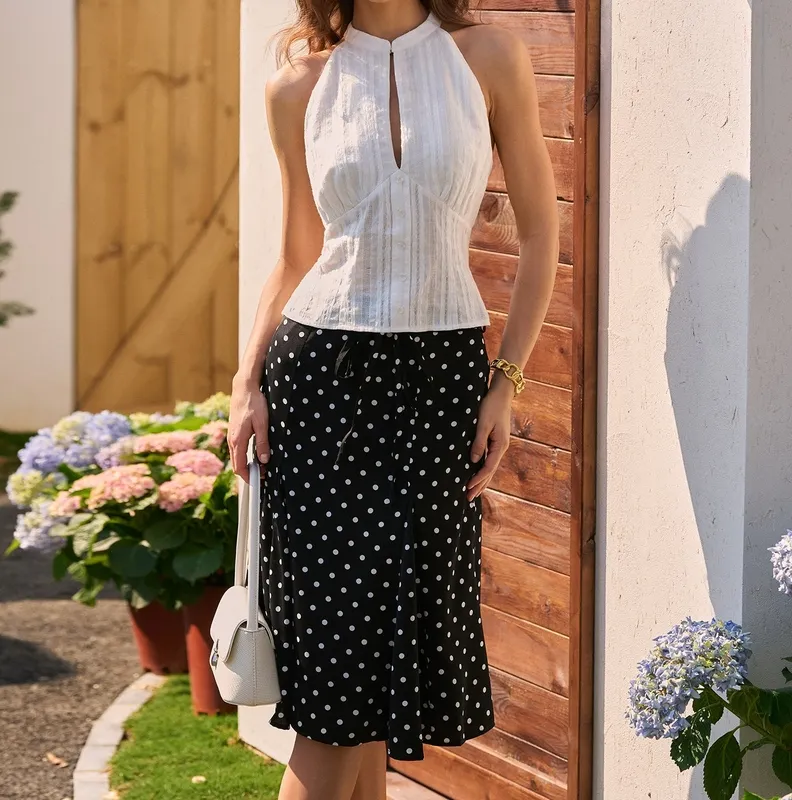 White Mandarin Collar Embroidery Tank Top