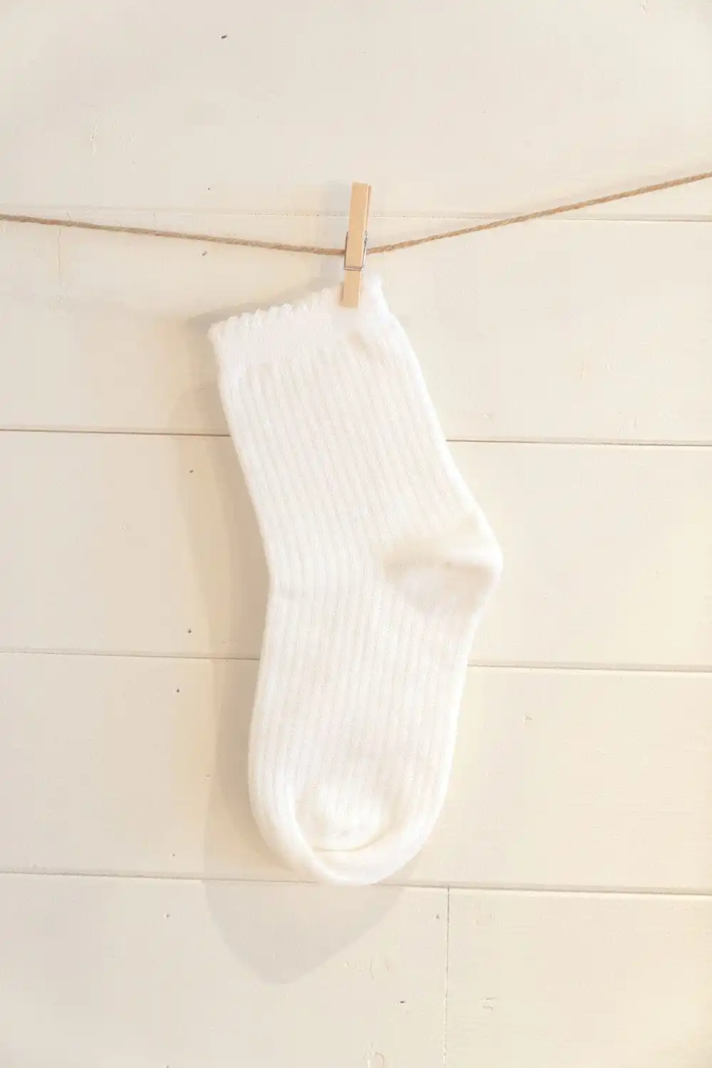 Ruffle Edge White Socks