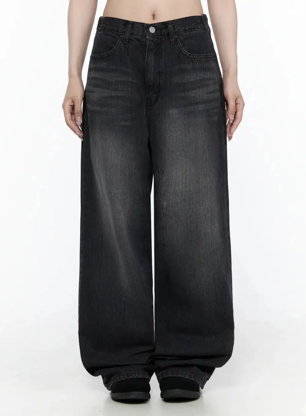 Contemporary Low-Rise Baggy Jeans