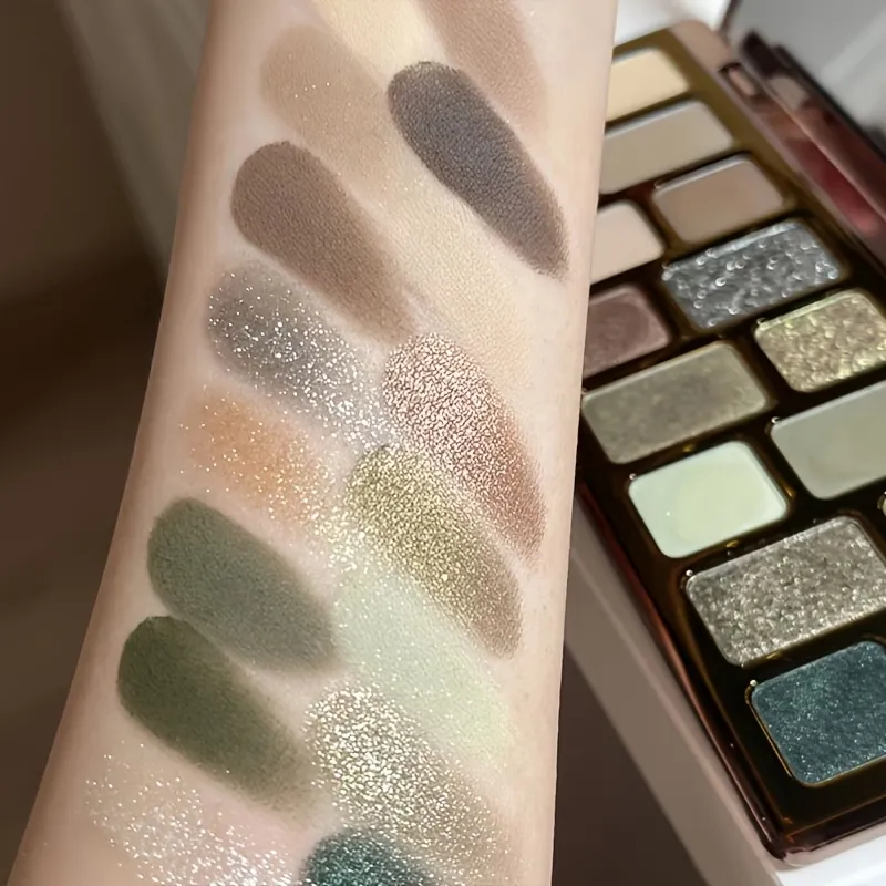 Long-Lasting Multi-Finish Eyeshadow Palette