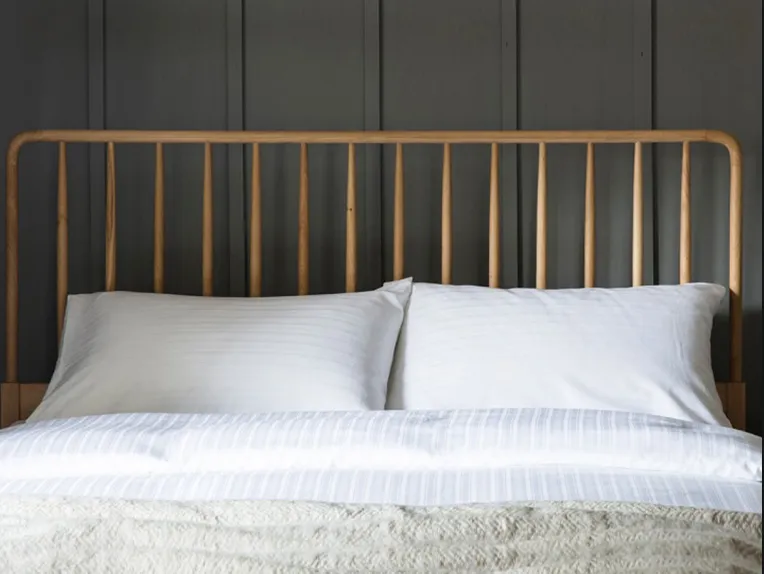 Scandinavian Spindle Bed