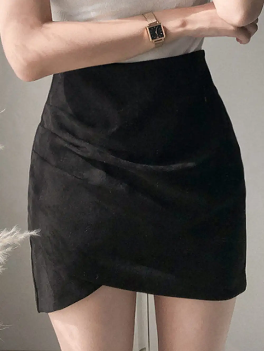 Zipper Detail Asymmetric Mini Skirt