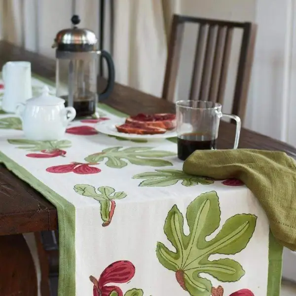 Shapely Fig Botanical Table Runner