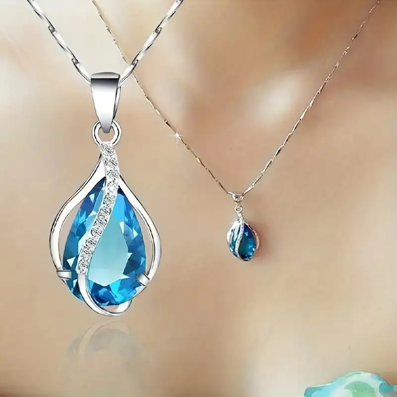 Minimal Ribbed Pendant Necklace