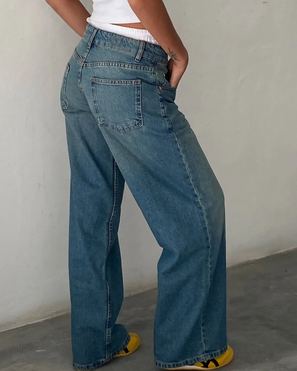 Relaxed Mid-Rise Straight-Leg Jeans