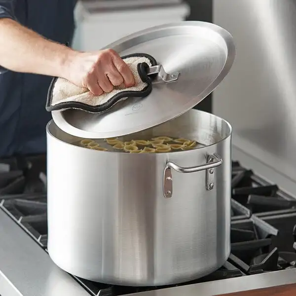 Low-Profile Aluminum Sauce Pot with Cover