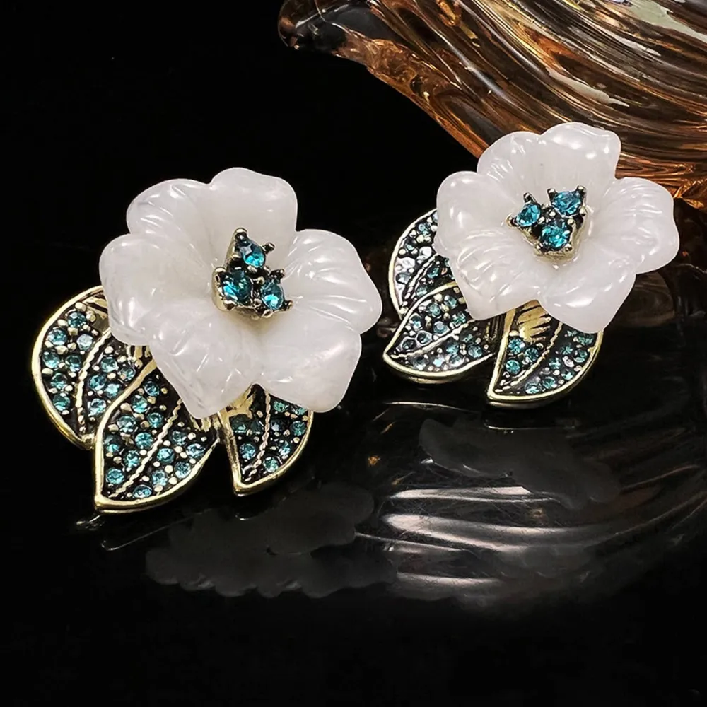 Textured Floral Vintage Earrings