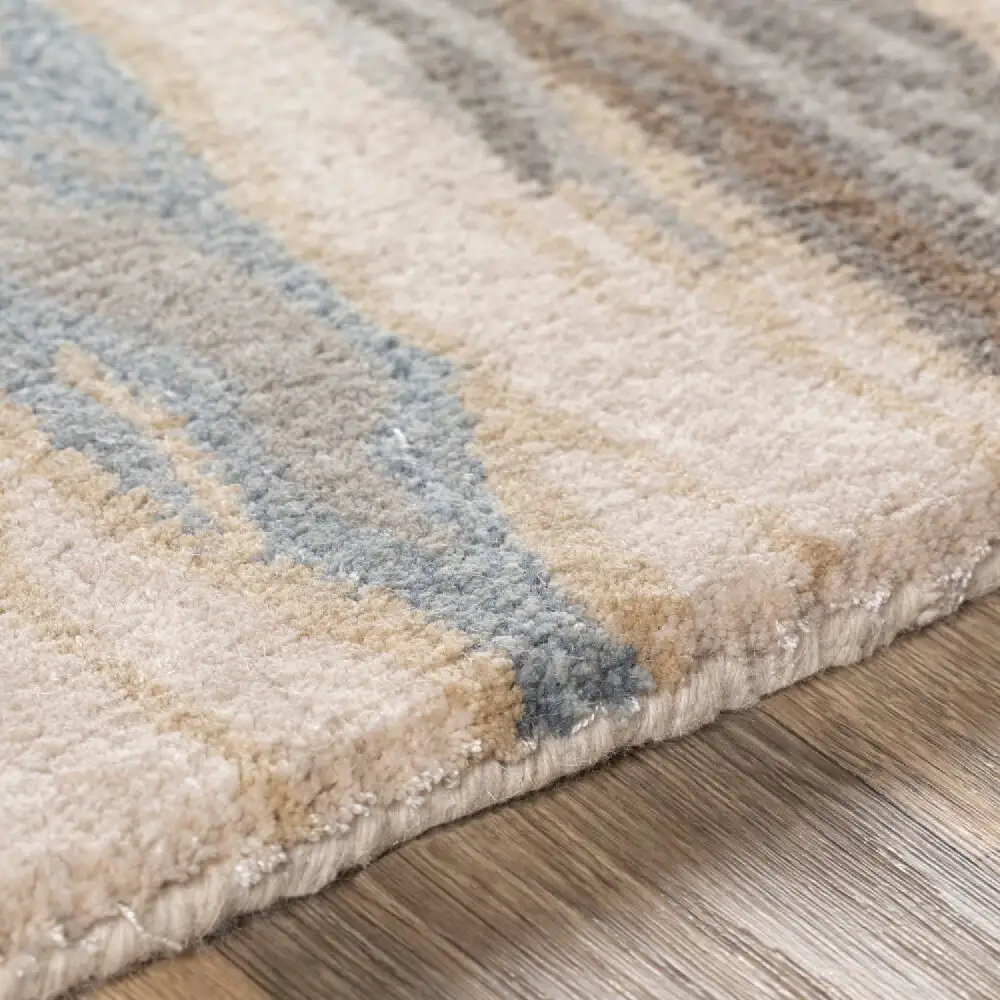 Textured Viscose Wool Blend Carpet
