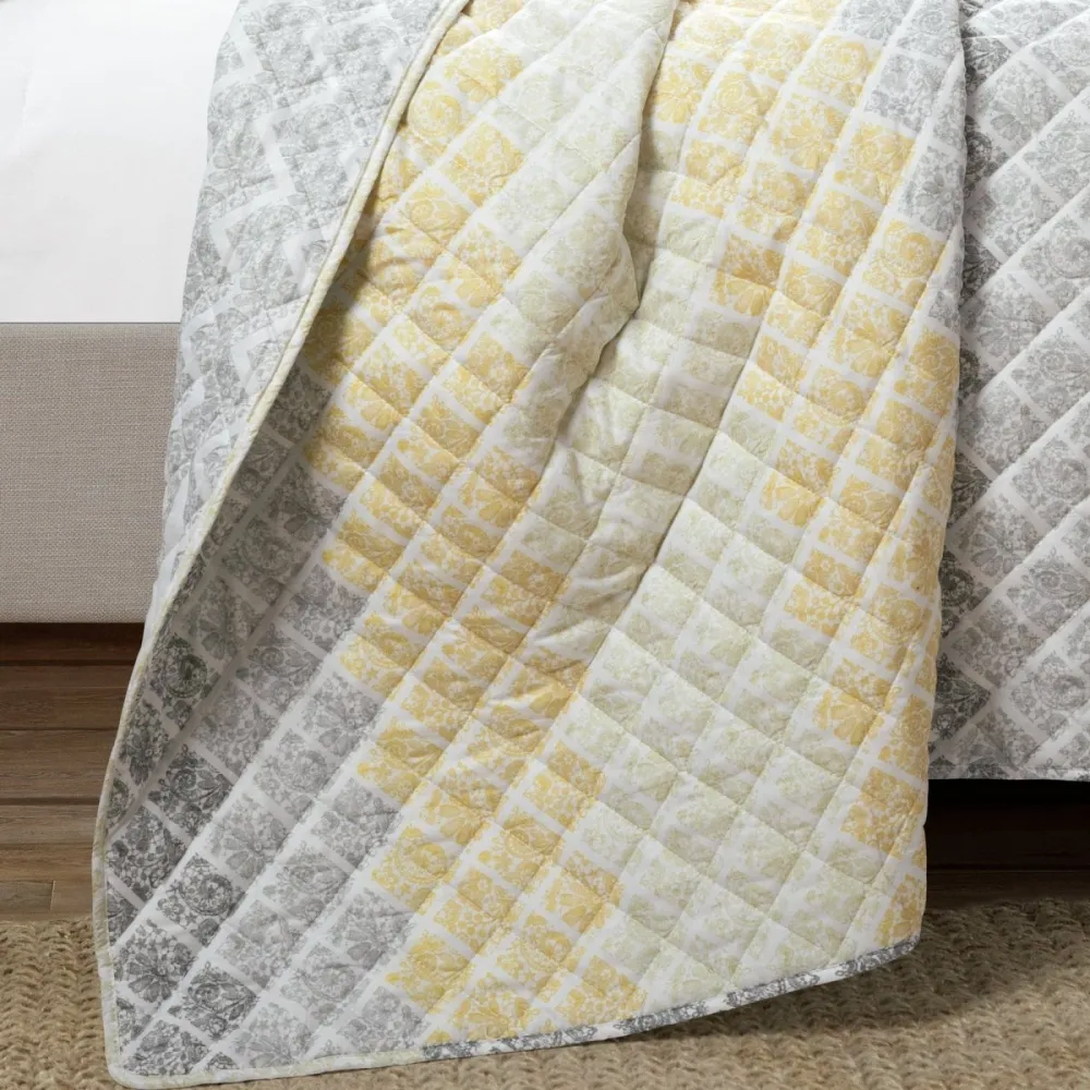 Coordinated Medallion Reversible Quilt Bedding Set