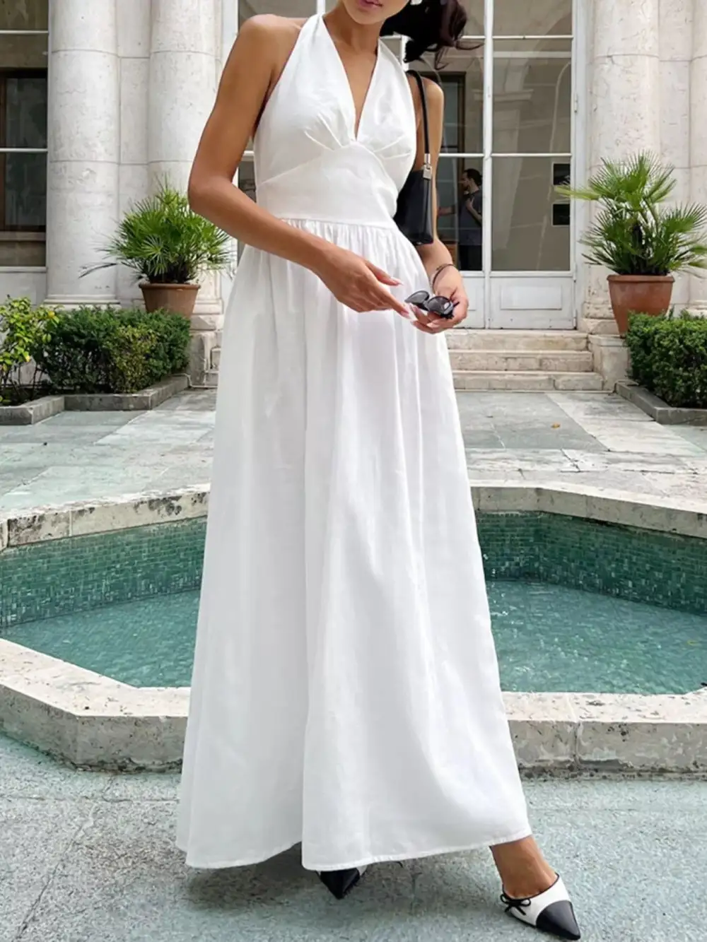 Relaxed Halter Neck Flowy Maxi Dress