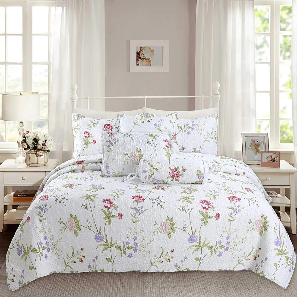 Refined Floral Reversible Quilt Bedding Set