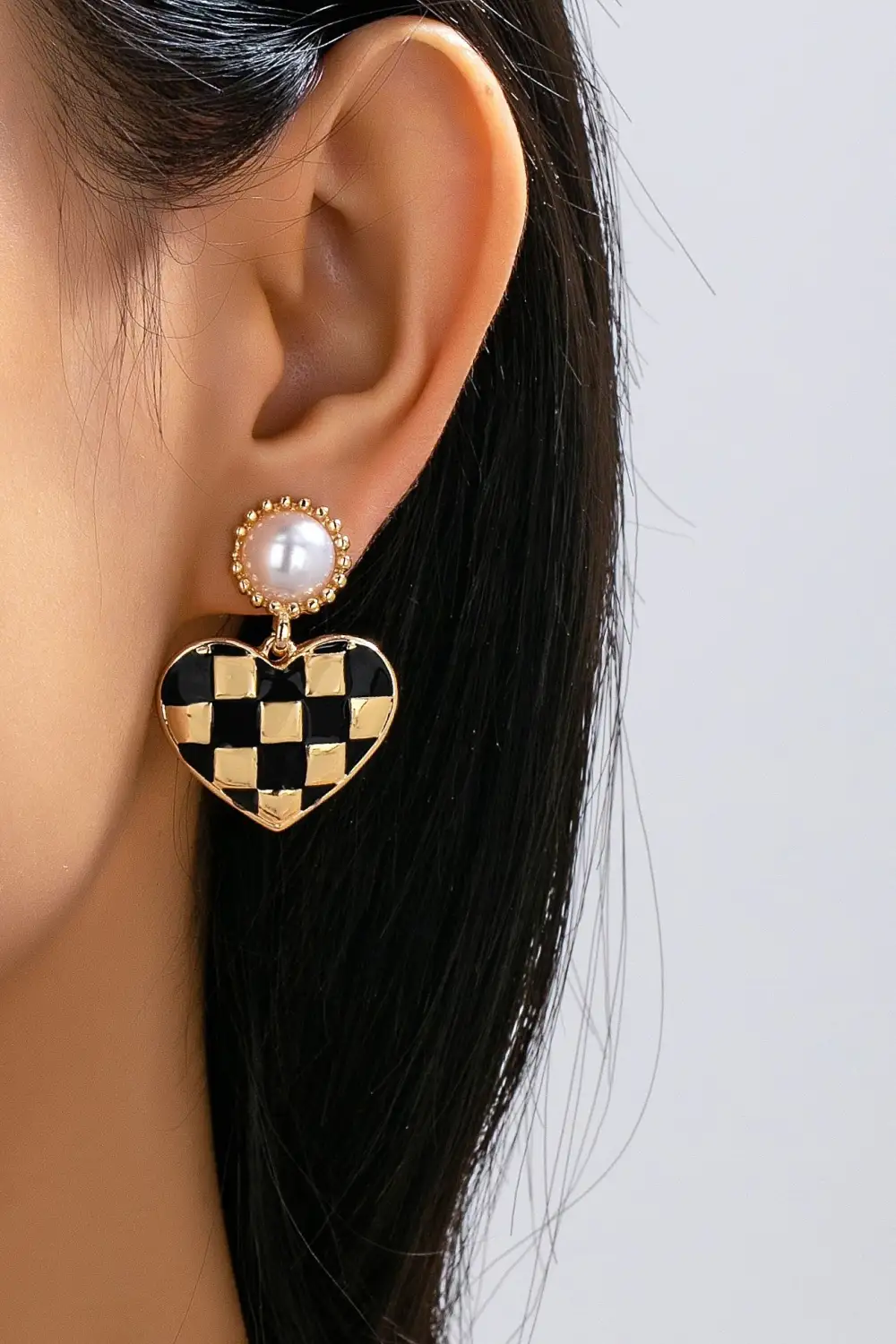 Vintage Style Checkerboard Heart Drop