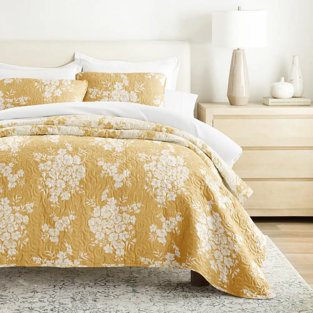 Distressed Bouquet Reversible Quilted Coverlet Set