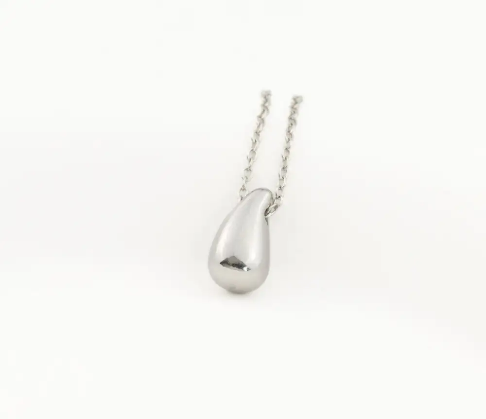 Teardrop Pendant Chain Necklace