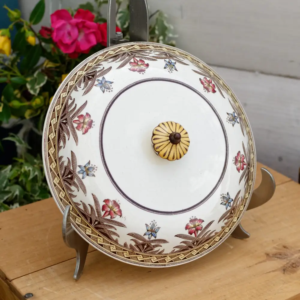 Serving Refined Decorative Plate