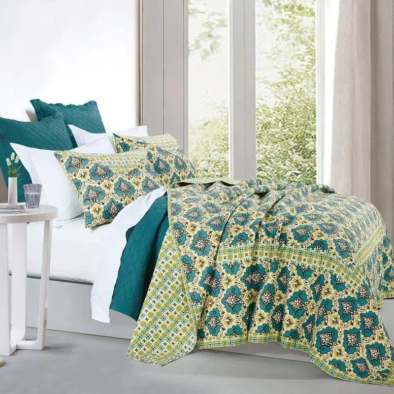 Relaxed Reversible Quilted Quilt Set