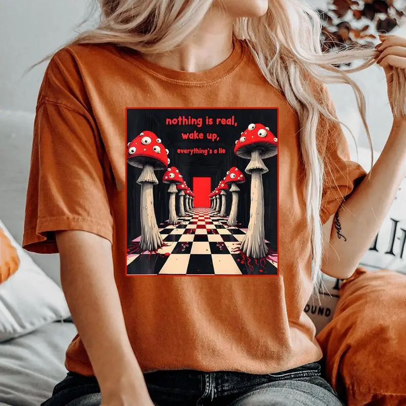 Weirdcore Aesthetic Mushroom Eyes Creepy Strangecore Women's Oversized Comfort T-Shirt